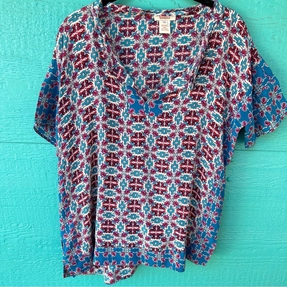 SUNDANCE SILK MIXED PRINT SS TUNIC TOP SIZE SMALL EUC - Picture 1 of 6